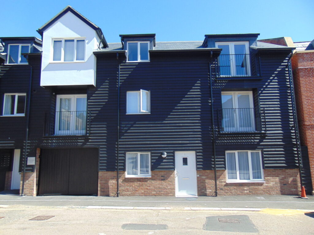 Tissimans Court, Basbow Lane - Bishops Stortford - Herts - CM23